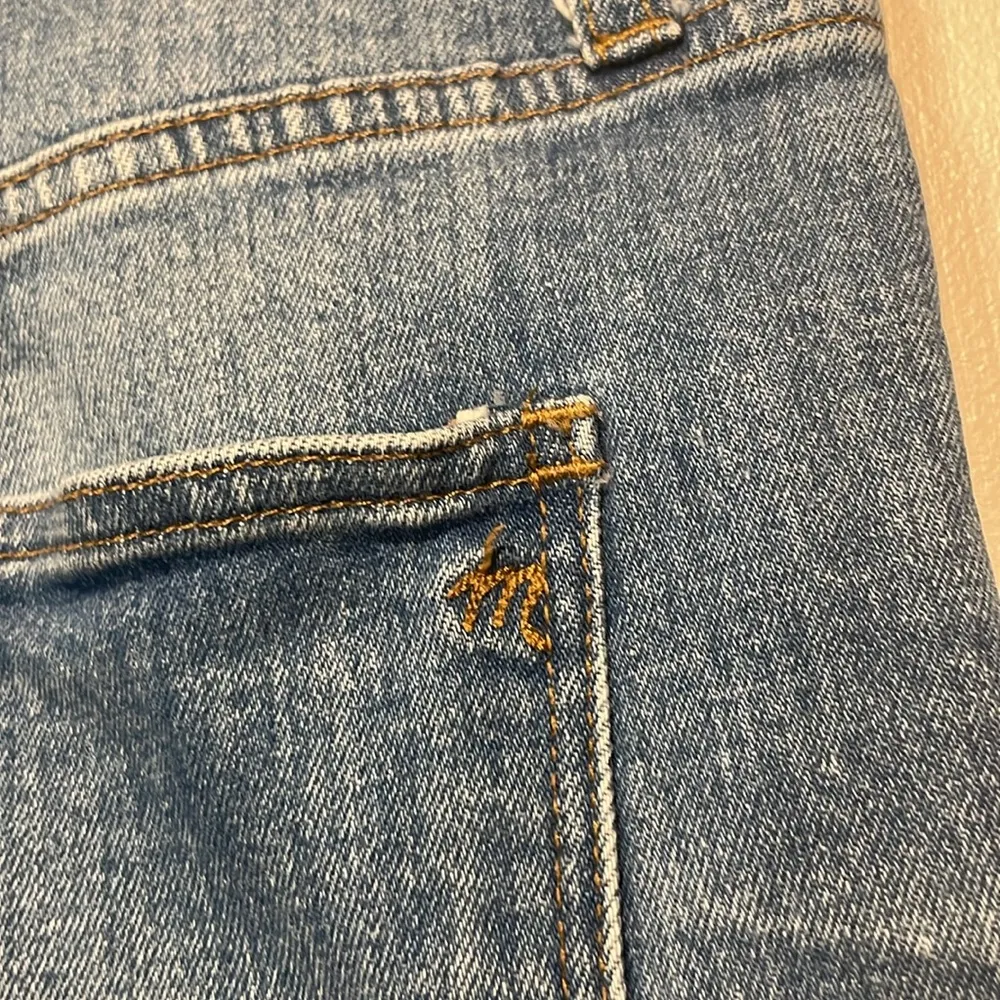 Madewell- The High-Rise Slim Crop Boyjean Distressed Frayed Hem- Size 30 - Image 11