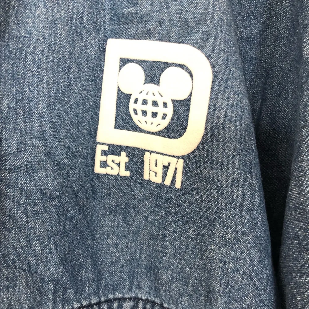 DISNEY WDW Resort SPIRIT JERSEY Denim Hoodie Hooded Pullover Jacket Size Medium - Image 2