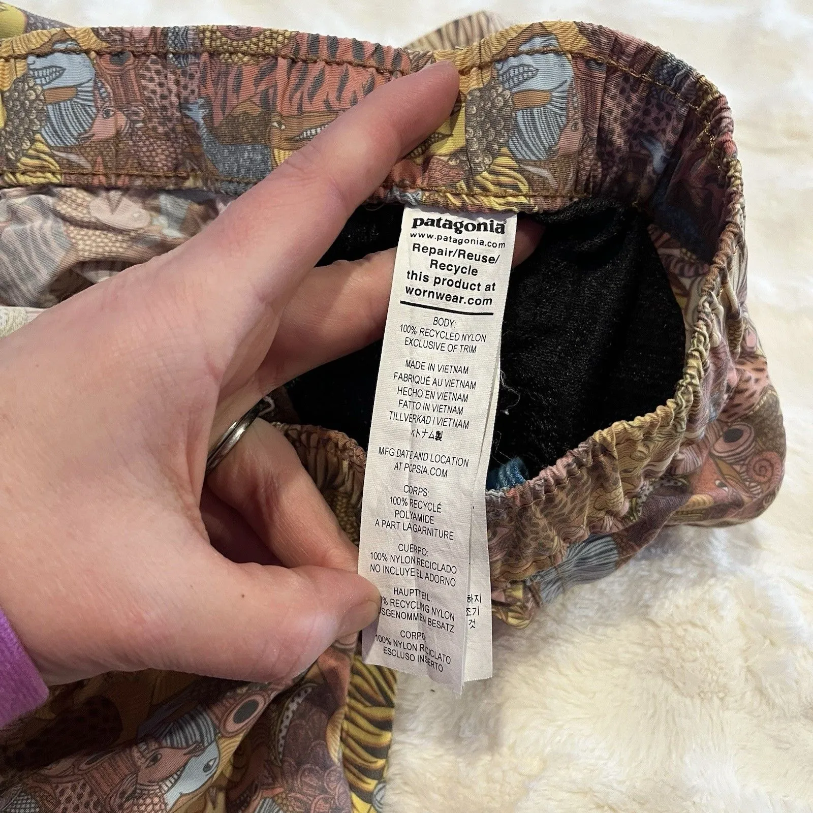 Patagonia Womens Barely Baggies Shorts Animal Print Size XL Funky Bohemian - Image 11