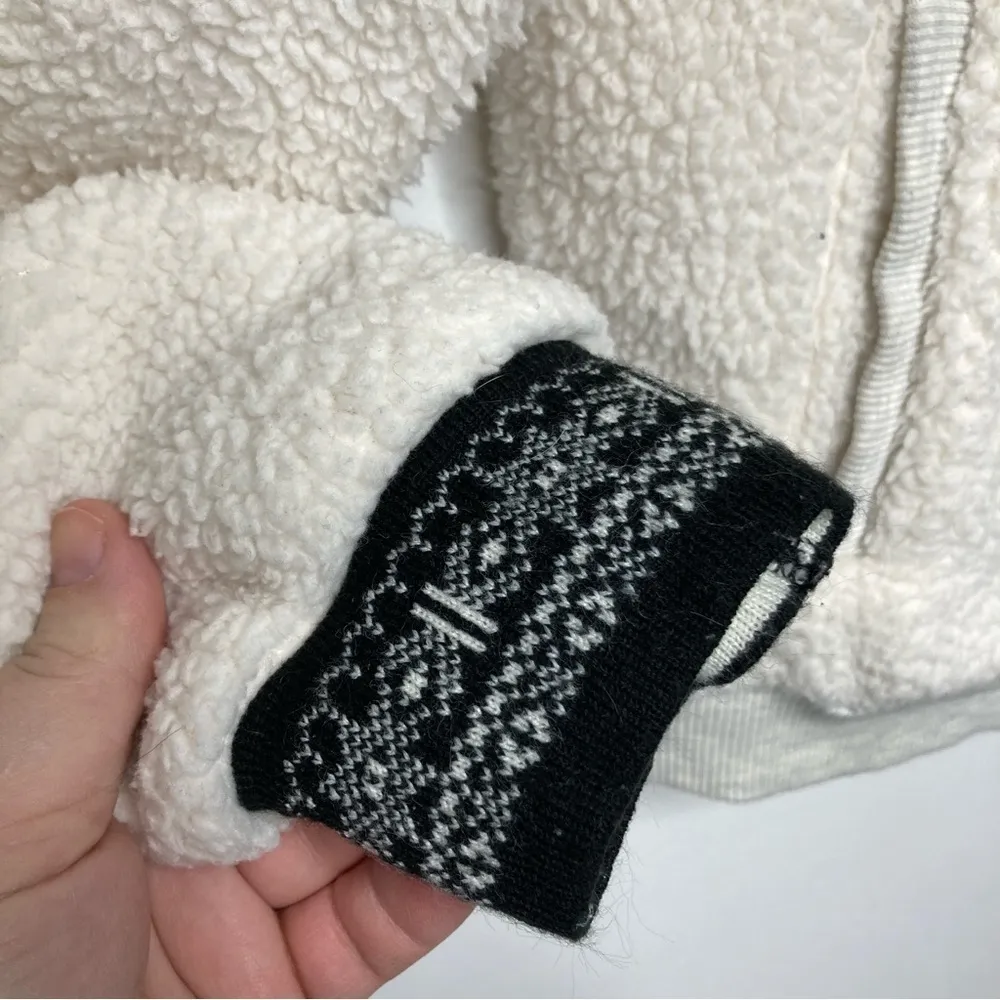 American Eagle‎ Outfitters teddy Sherpa jacket size medium - Image 2