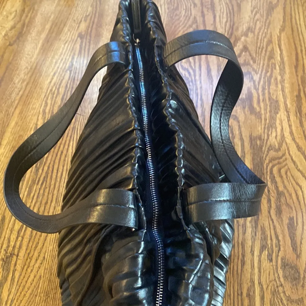 Calvin Klein  handbag/purse/tote - Image 4