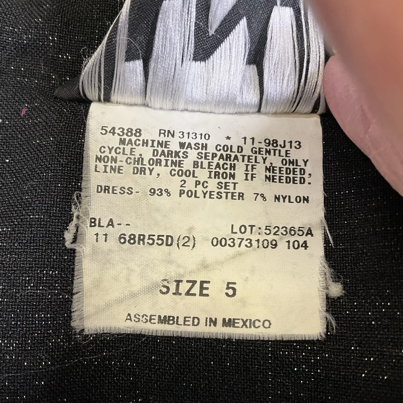 I.N. SAN FRANCISCO Vintage Size 5 Juniors Fit N Flare Black w/silver Back Zipper - Image 4