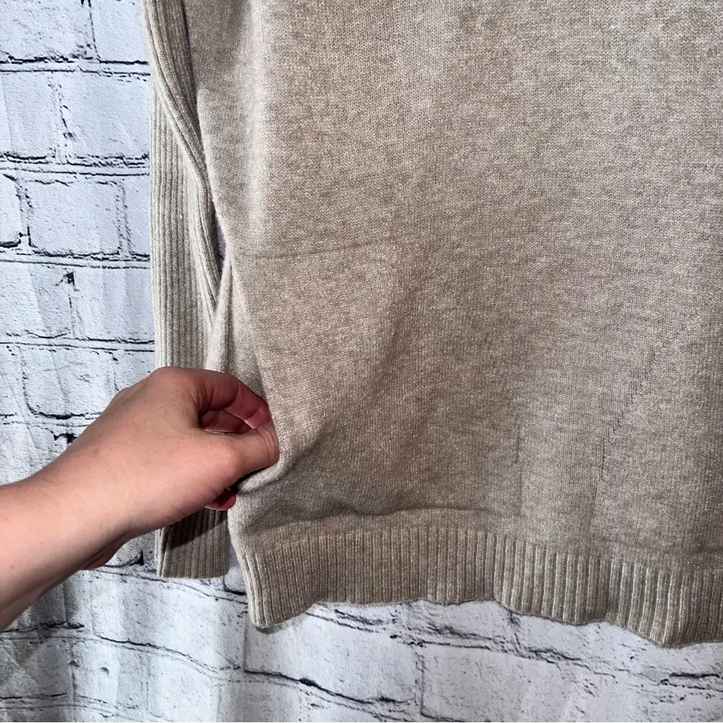 Cyrus  Women’s Beige Cowl Neck Long Sleeve‎ Sweater Size Medium - Image 5