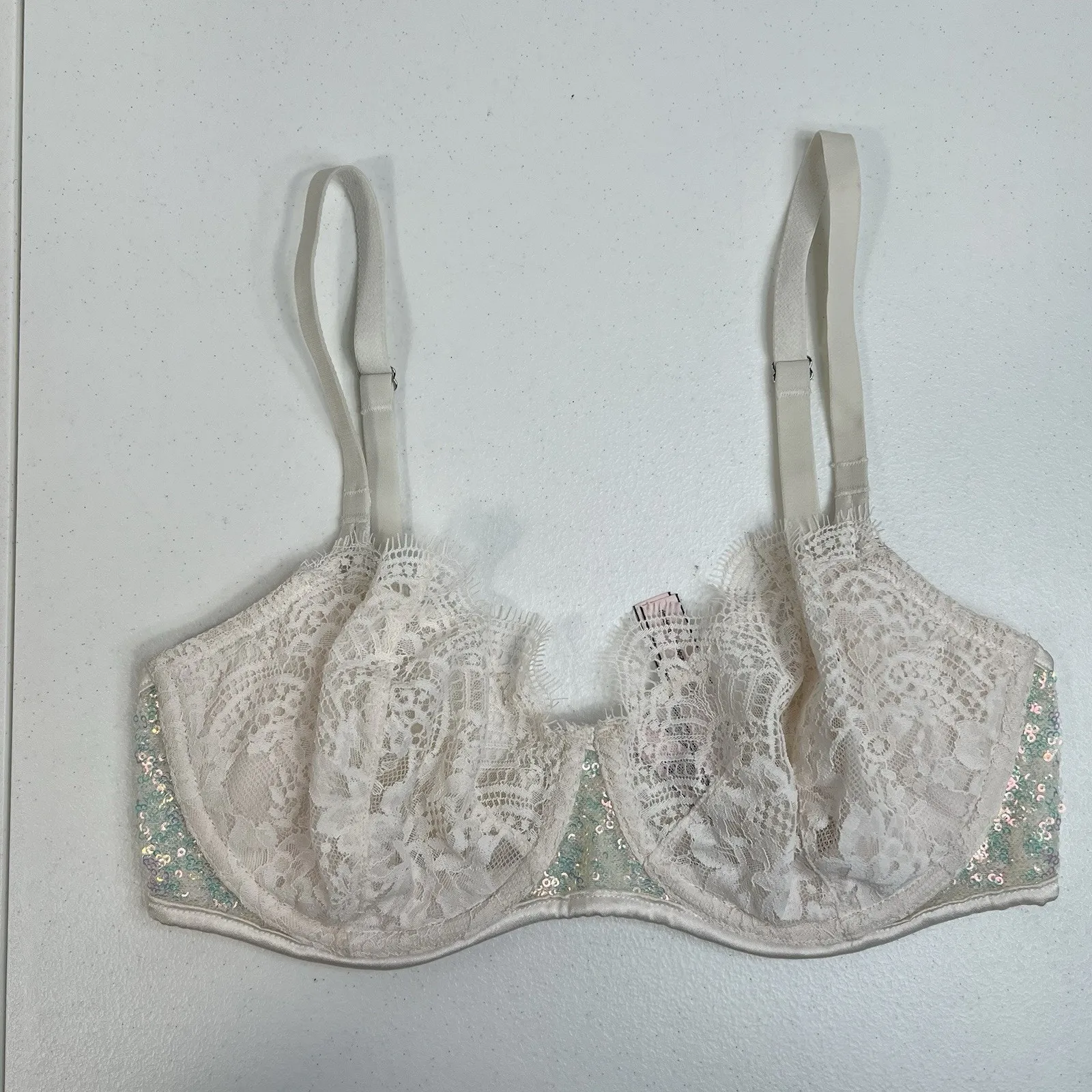 Victoria's Secret 32DD Bra Dream Angels Demi Push Up Without Padding Underwire - Image 2
