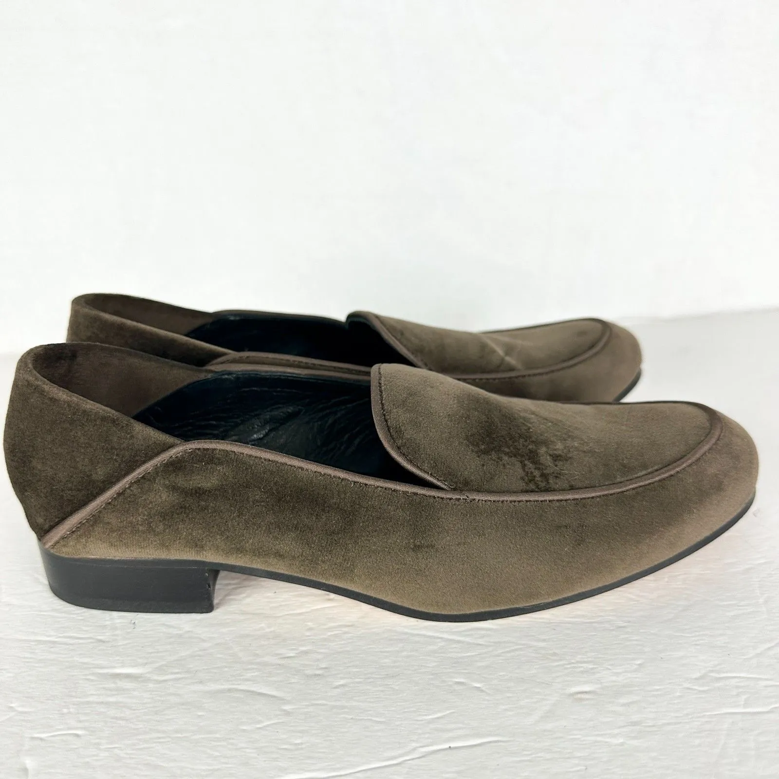 J McLaughlin Luna Velvet Loafer Size 7.5 Chocolate Brown Leather Sole - Image 2