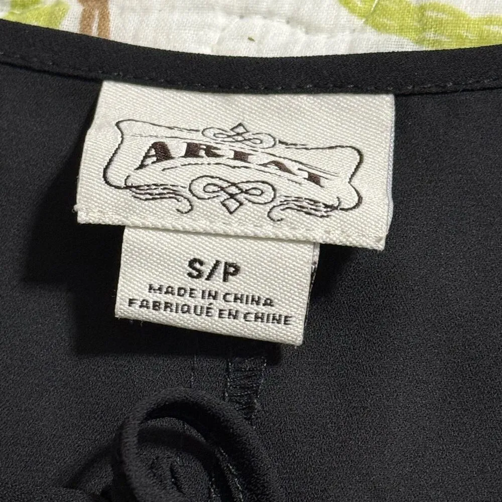 ARIAT women’s small pullover black & white floral embroidered blouse 3/4 slvs - Image 4