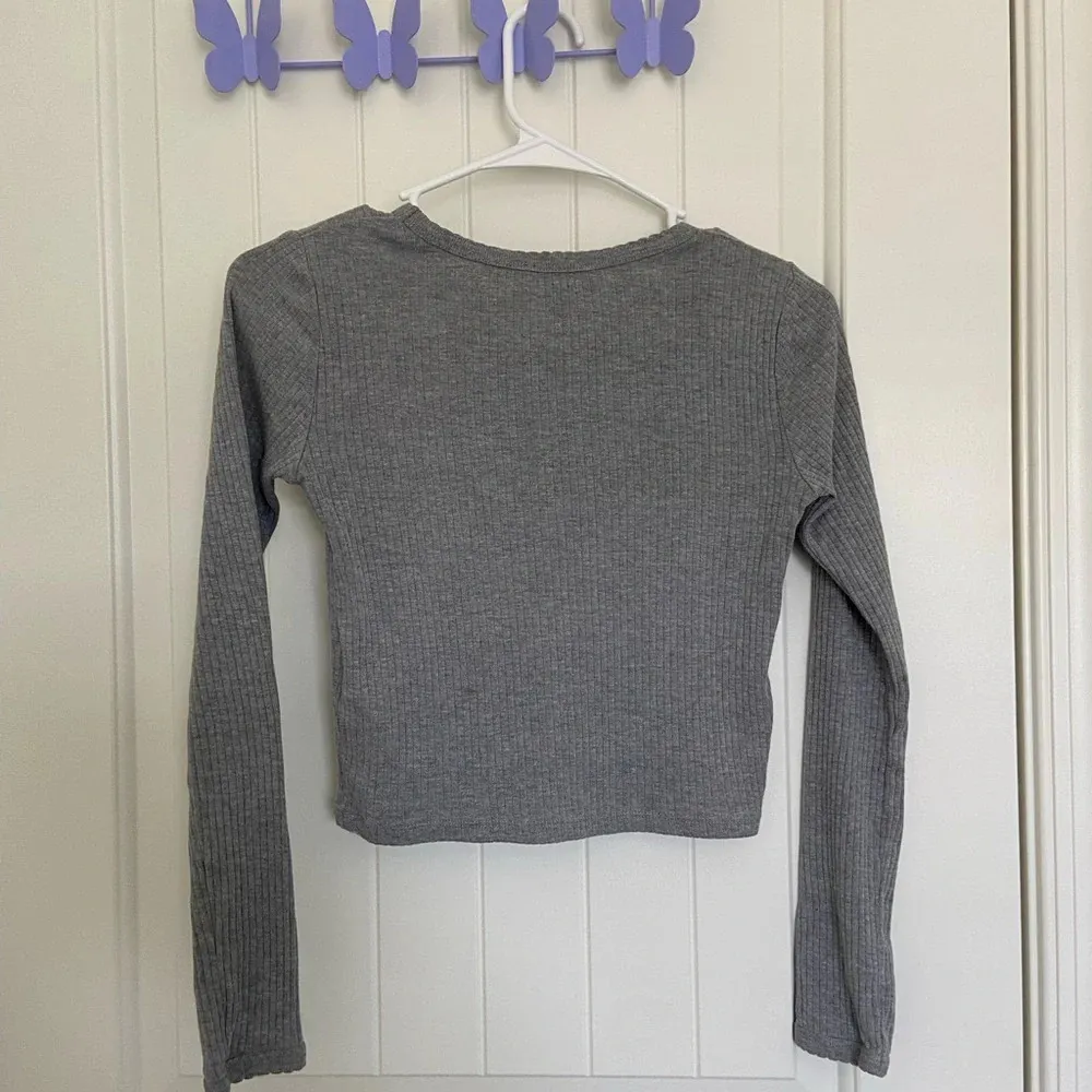 EUC |‎ Top Shop women’s ribbed long sleeve cropped top — size 2 - Image 5