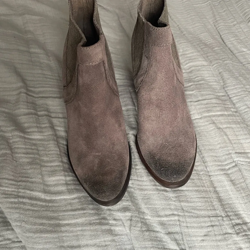 Ugg Cobie II gray suede boots size 7 - Image 4