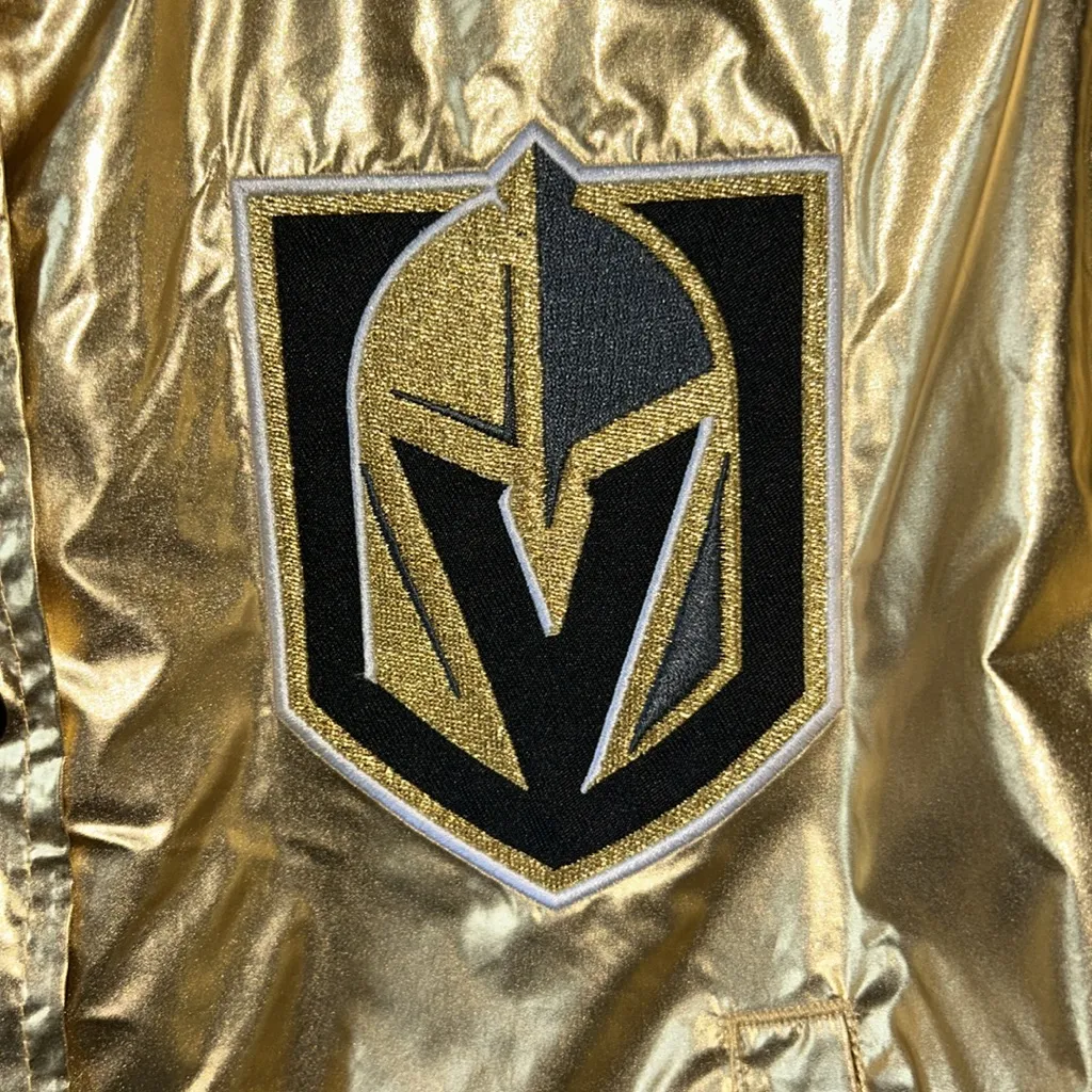 Vegas Golden Knights Women’s‎ Gold Cropped Bomber Puffer Jacket Size Small - Image 6