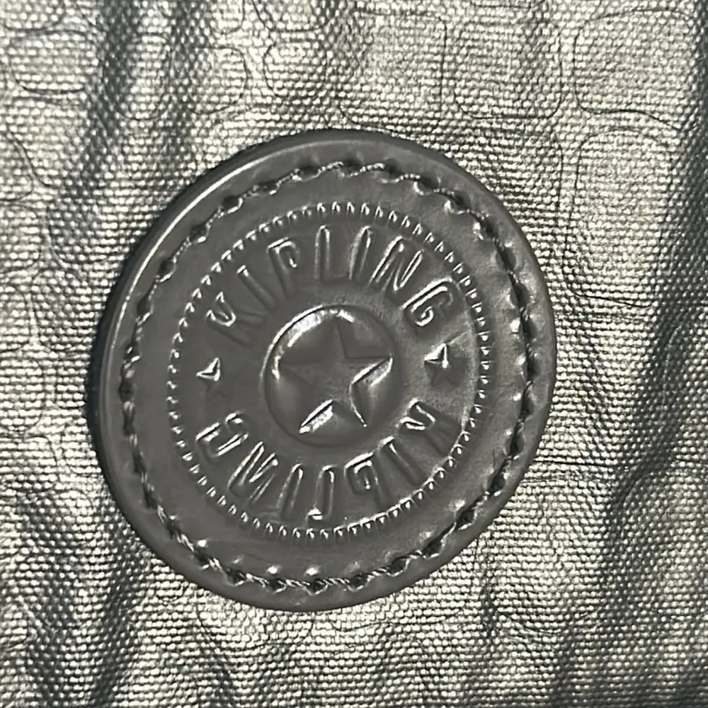 New Kipling Zuma Metallic Pewter Croc Embossed Crossbody Travel Organizer - Image 2