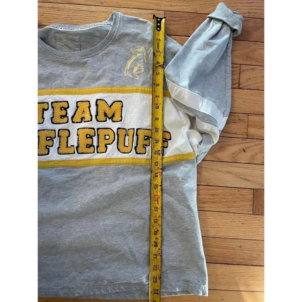 Harry Potter Team‎ Hufflepuff Sweatshirt Gray women's size large - Image 4