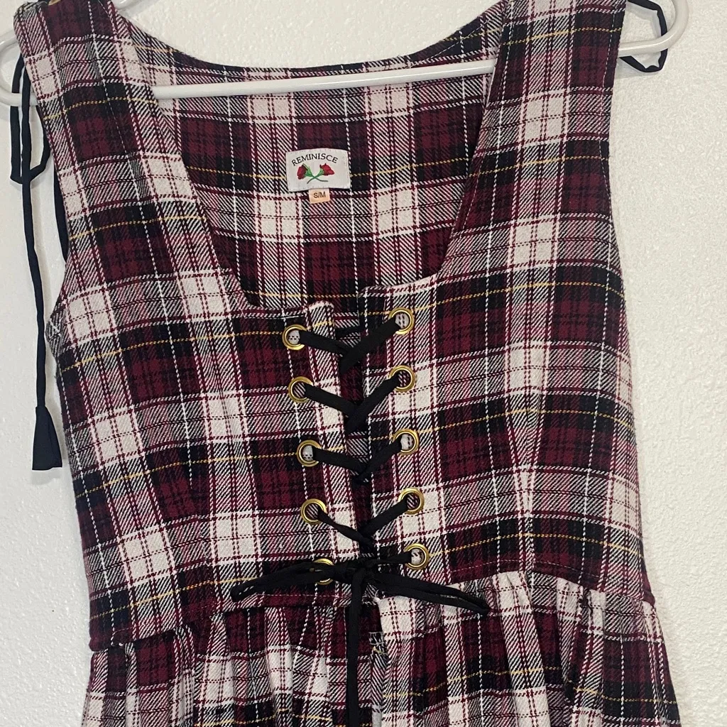 This is a plaid midi dress with a lace - Image 4
