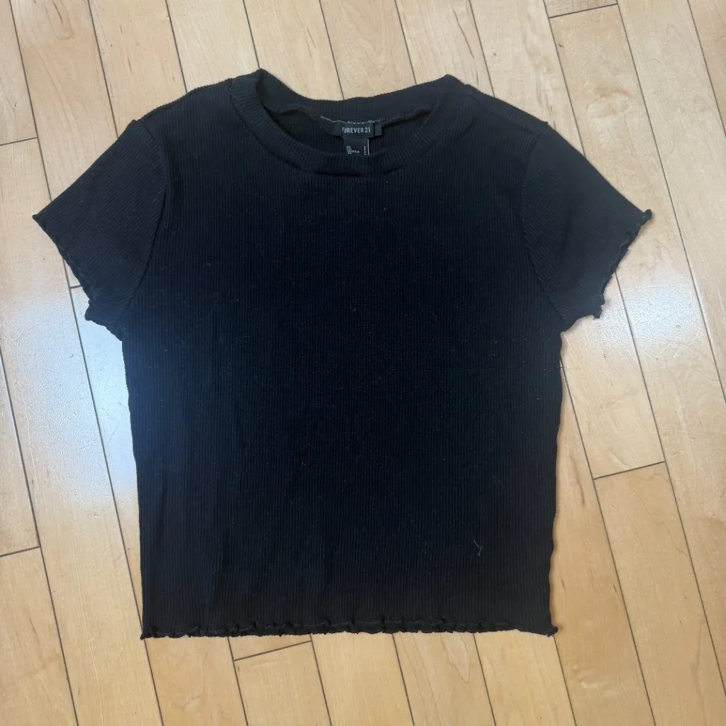 FOREVER 21 Cropped Ribbed Baby T Tee Shirt Top Black Size Small - Image 2