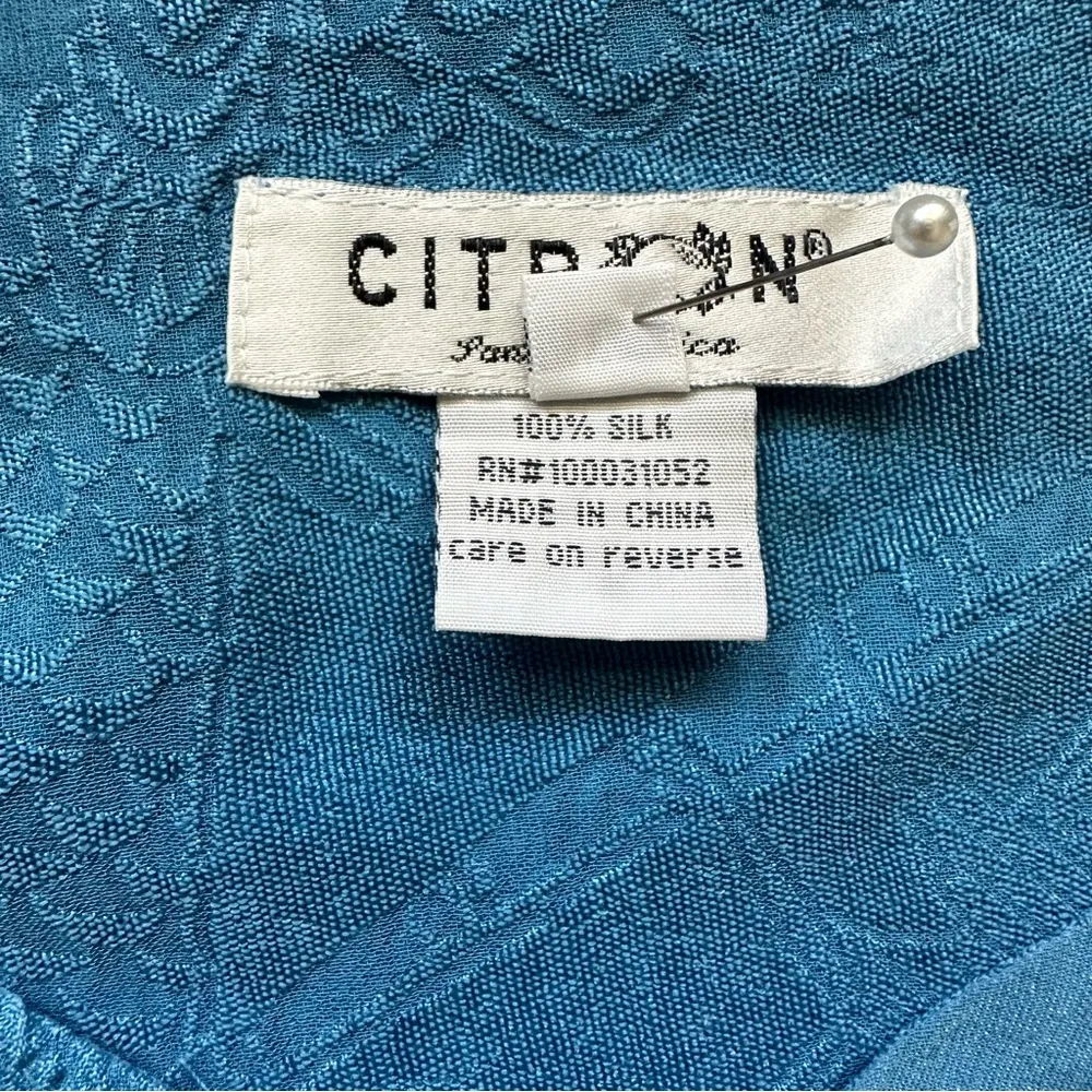 Blue silk blouse with koi fish - Image 12