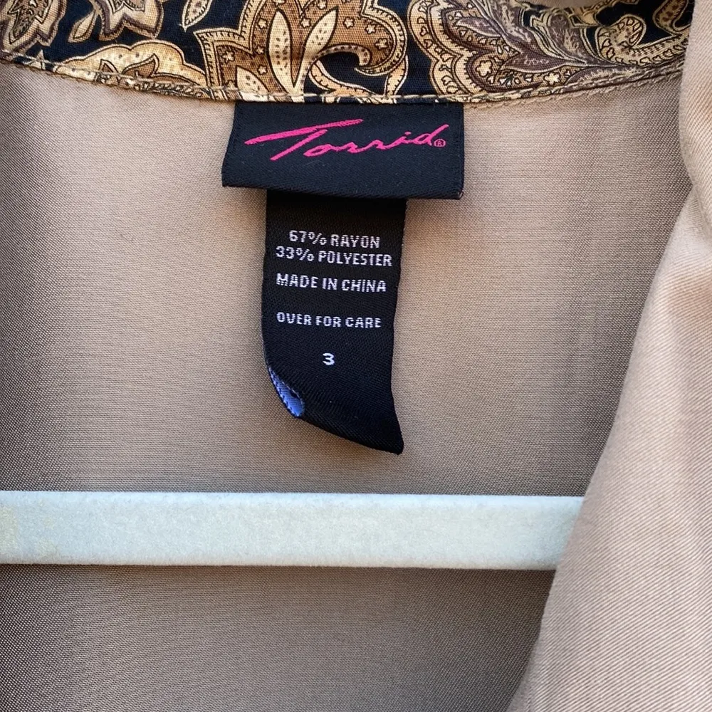 Torrid Khaki Cargo Button Up Lightweight Jacket Size 3 - Image 2