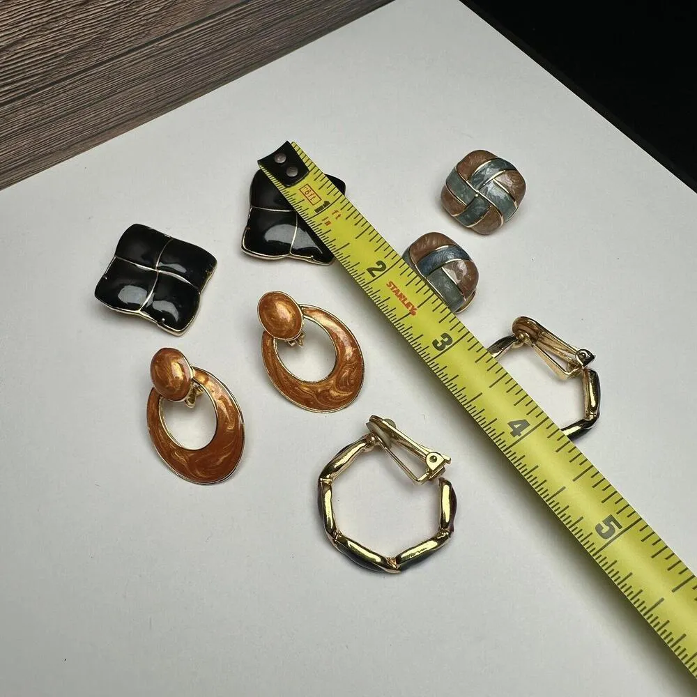 Gold Tone / Enamel Clip - Image 4