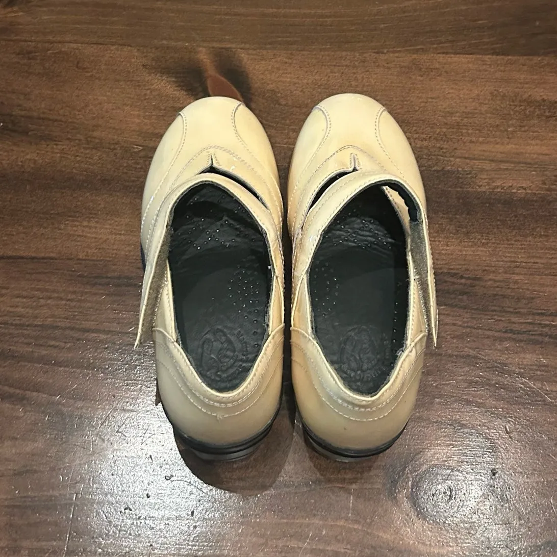 Nature's Stride‎ Shelby Therapeutic Yellow Patent Leather Mary Jane Shoes 5.5WW Size 5.5 - Image 5