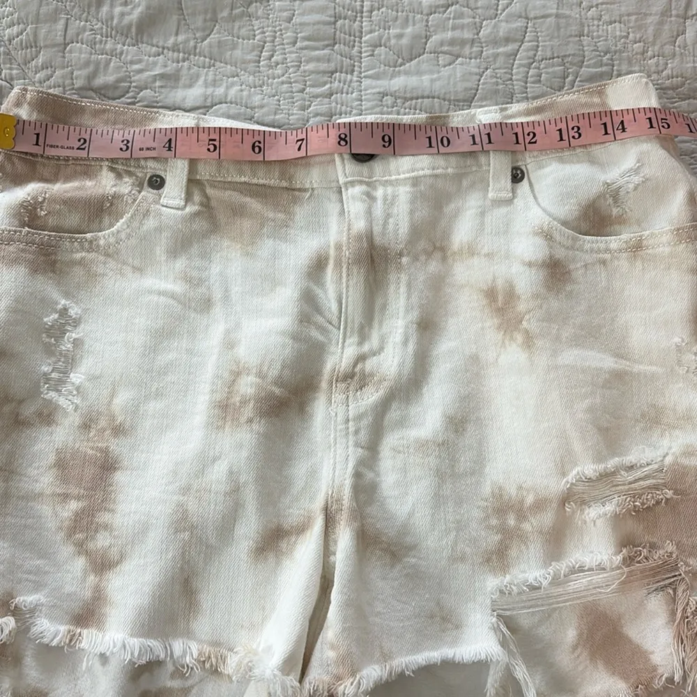 Aerie Denim Shorts Tie Dye Distressed Raw Hem White Tan Size L - Image 6