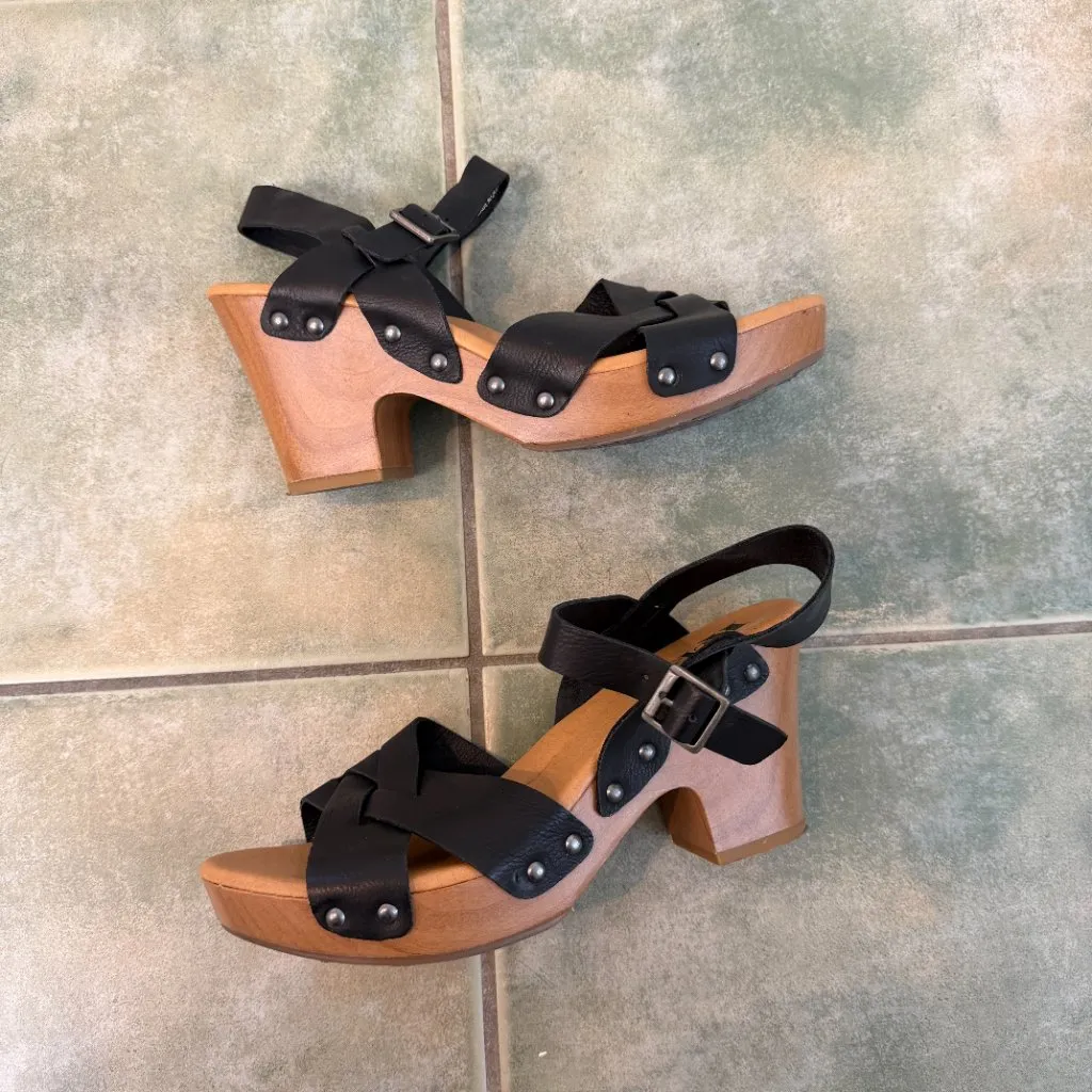 Korks Black Leather Studded Wood Platform Heels Sandals Size 8 - Image 3