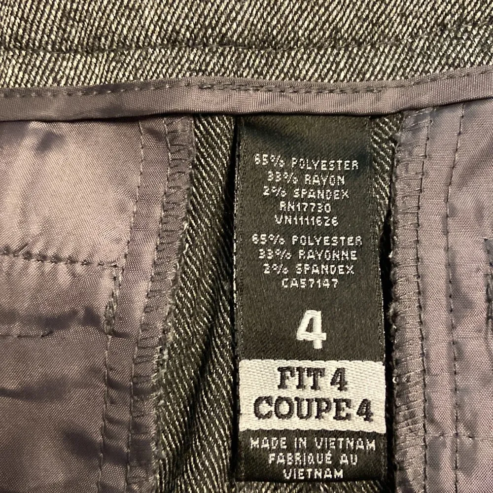 Mid Waist & Curvy Hip size 4 pants inseam 32” waist 30” color gray - Image 7