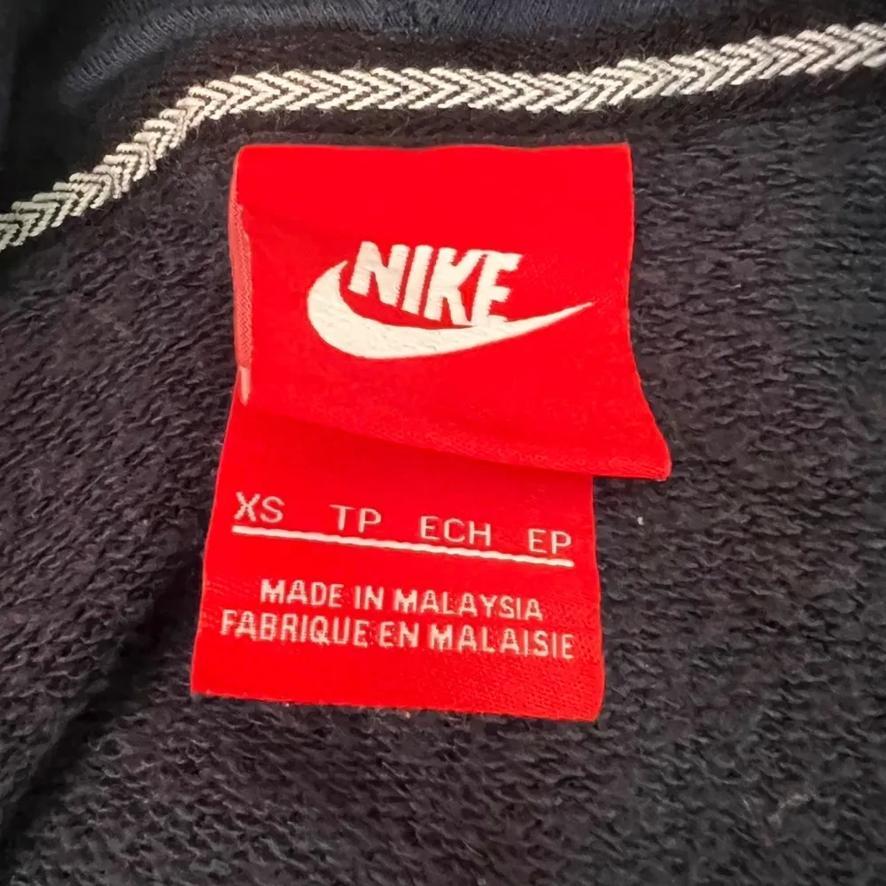 Nike navy hoodie - Image 3