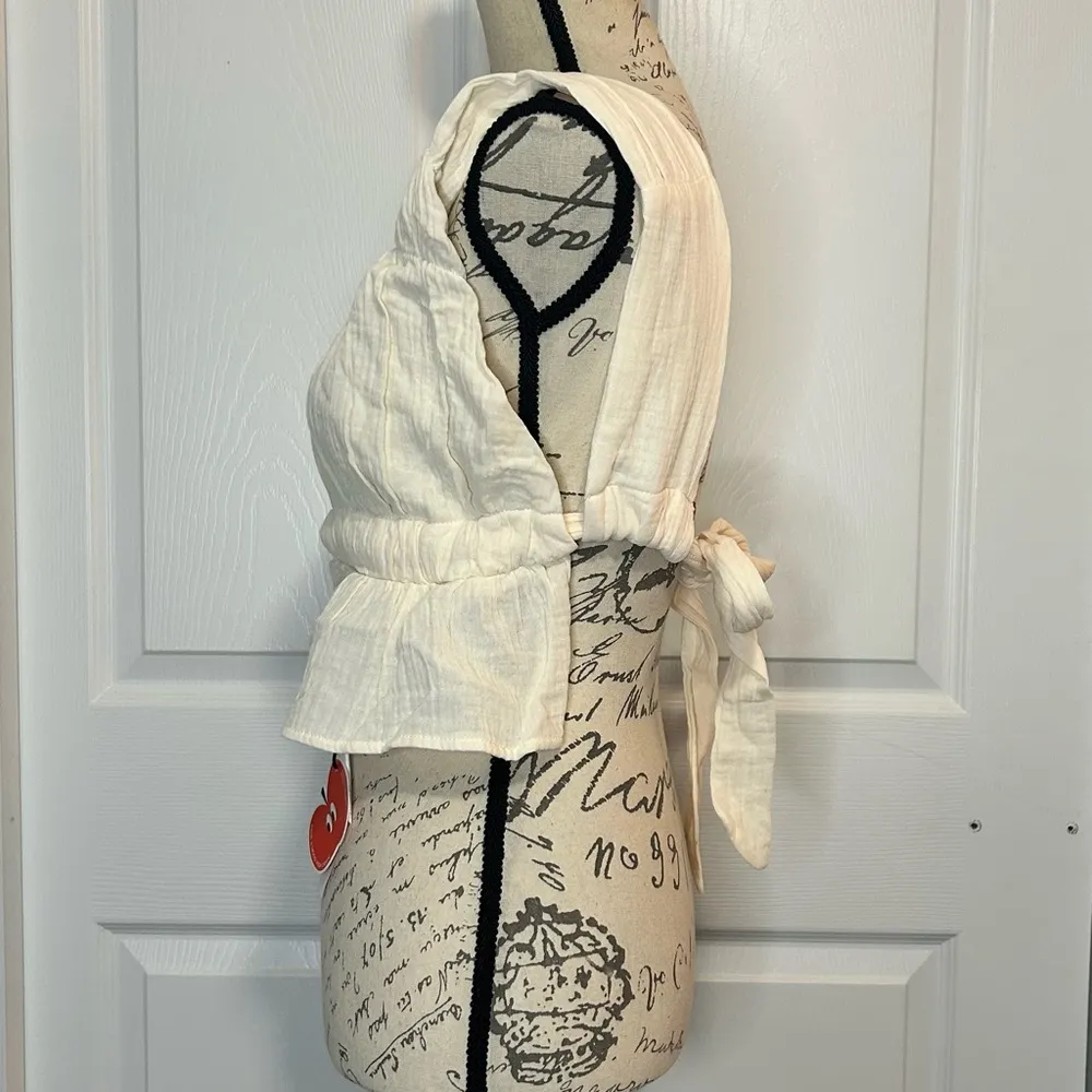 Cider V-Neck Ruffle Crop Cami Top - Image 7