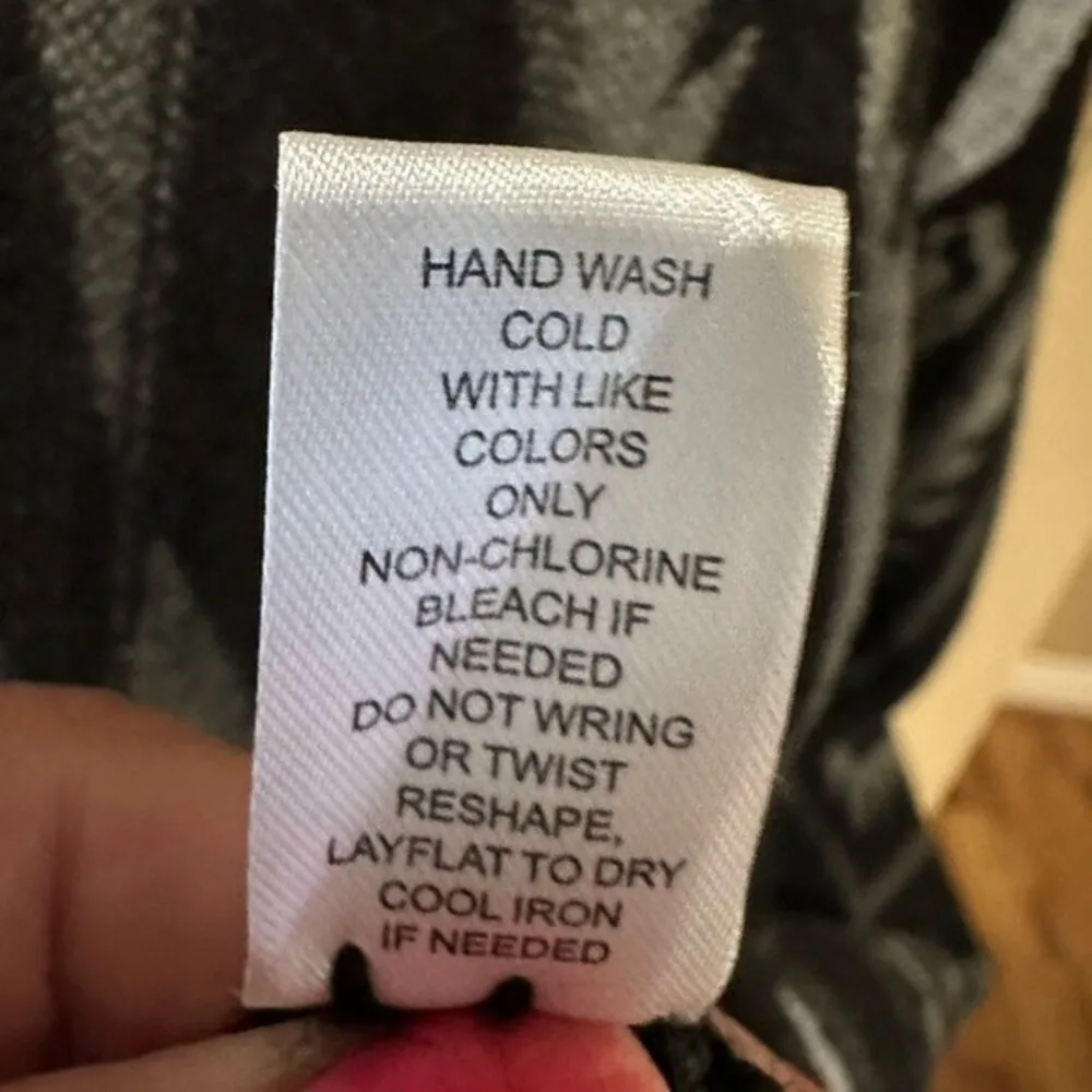 Yellowstone sweater kimono cardigan Size undefined - Image 4