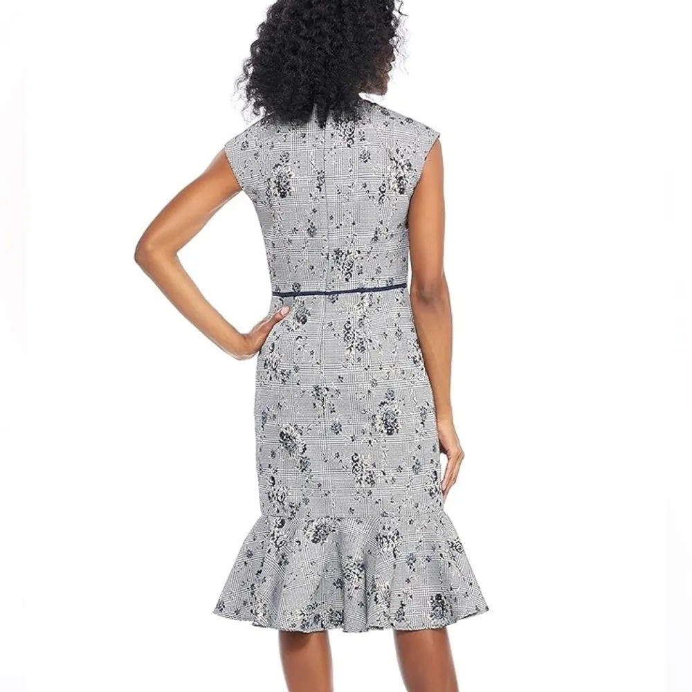 Maggy London Petite Novelty Plaid Sheath with Cap Sleeve and Flounce Hem SZ 6P - Image 2