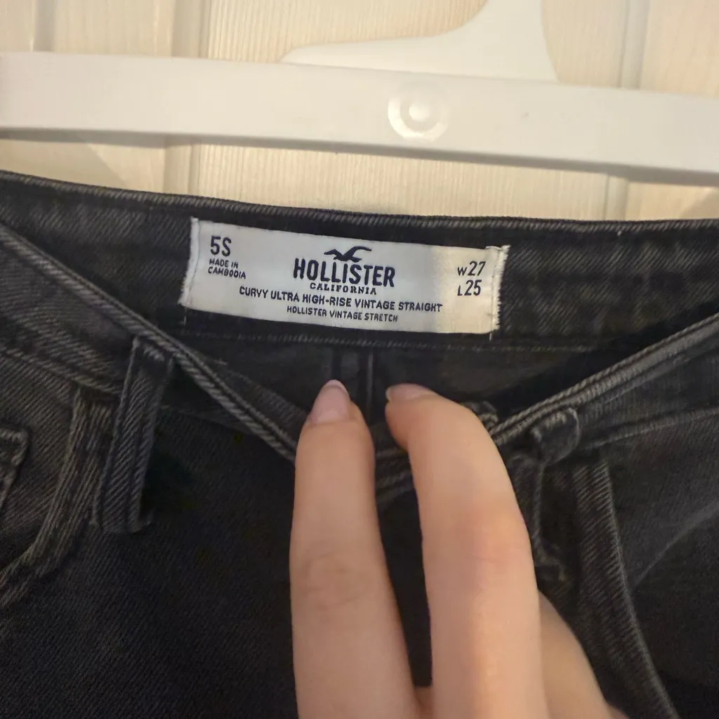 Hollister curvy jeans - Image 3
