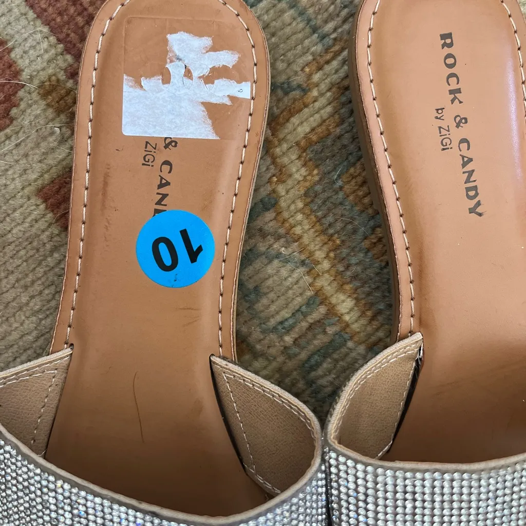 Never worn: Rock & Candy Women's Sparkling Silver Sandals Size 10 - Image 3