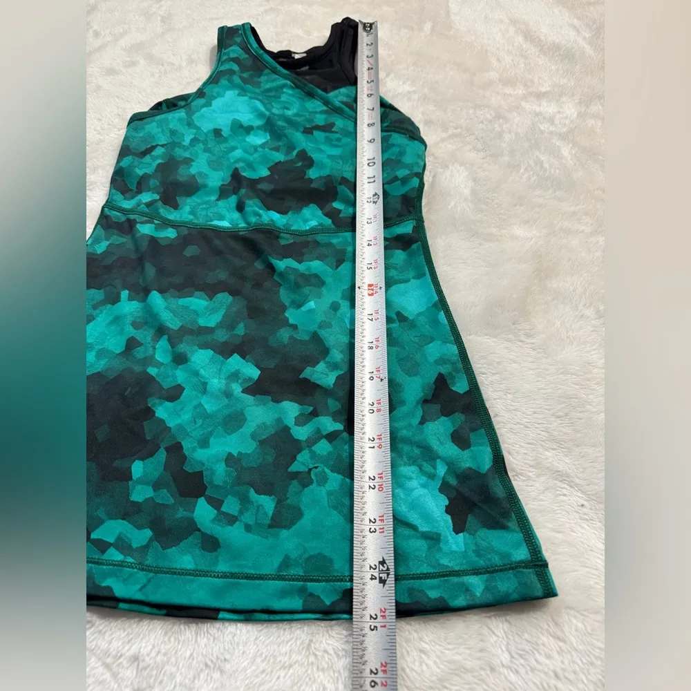 Lululemon Tank Top Womens 2 Green Racer Back Asymmetric Sports Bra Built In - Image 3