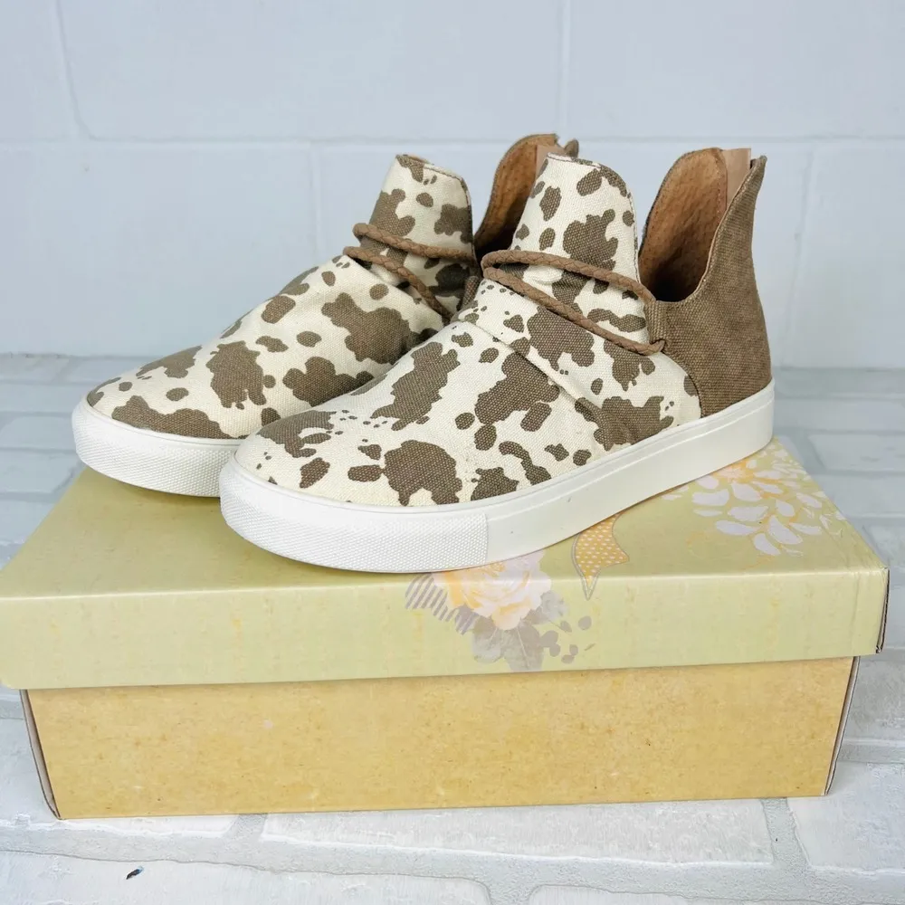 Cow Print Survivor Leopard Print Shoes Sneakers‎ by VERY G! Size 6.5 Brand New! - Image 2