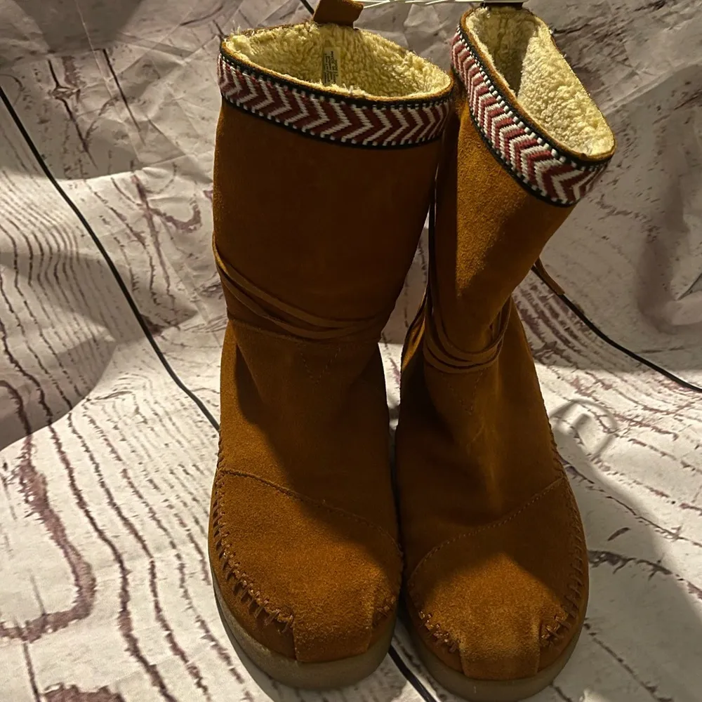 Tom’s NWOT size 6 Nepal slip on boots - Image 11