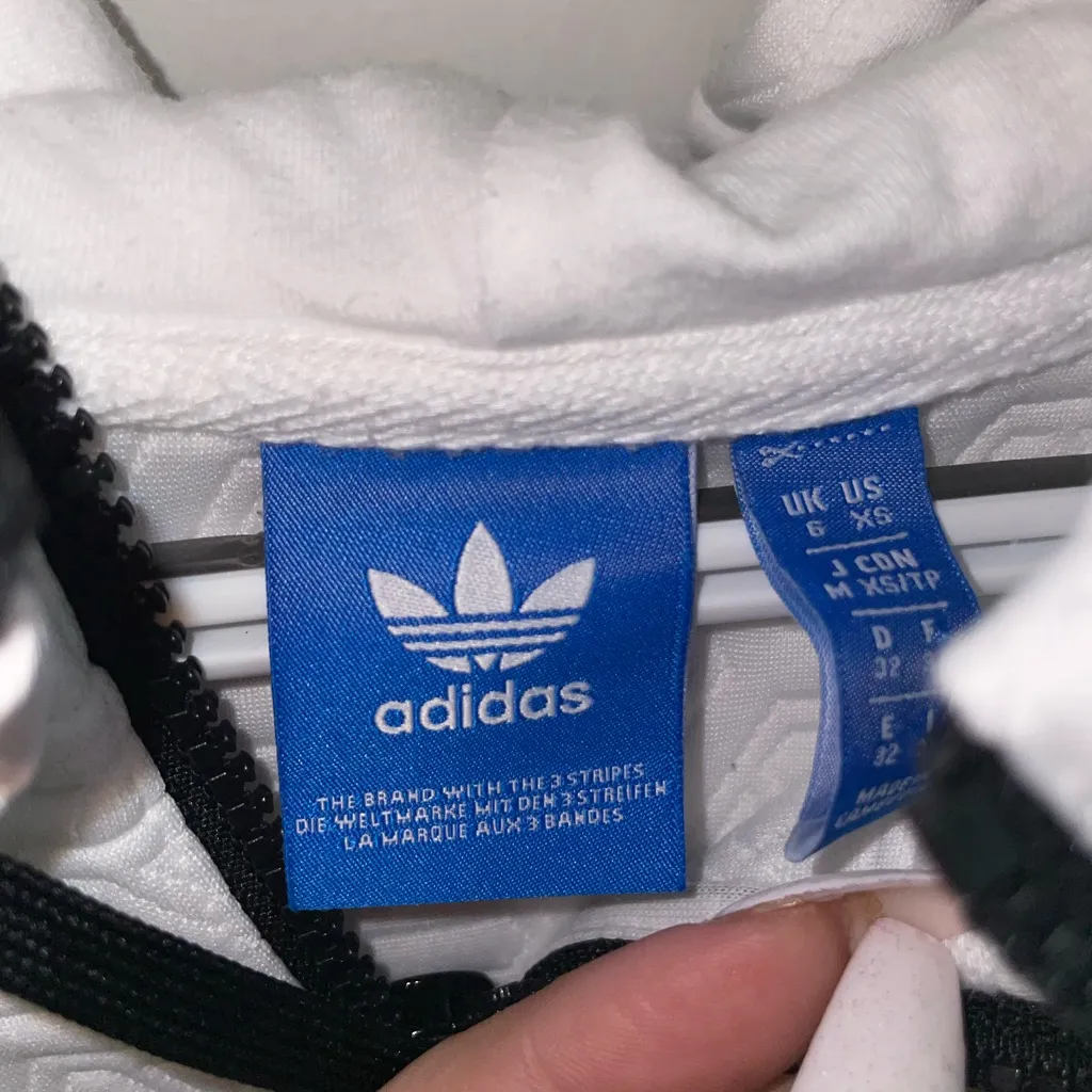 Rare Adidas sweater - Image 8