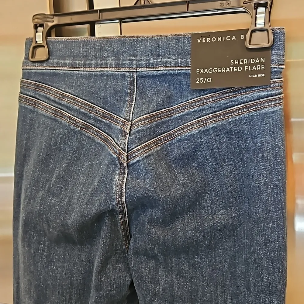 💕VERONICA BEARD Sheridan Exaggerated Flare High Rise Jeans Washed Oxford 25 NWT - Image 14