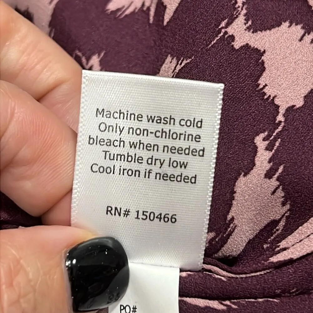 41 hawthorn women’s size 2X pullover sleeveless burgundy animal print top v - Image 9