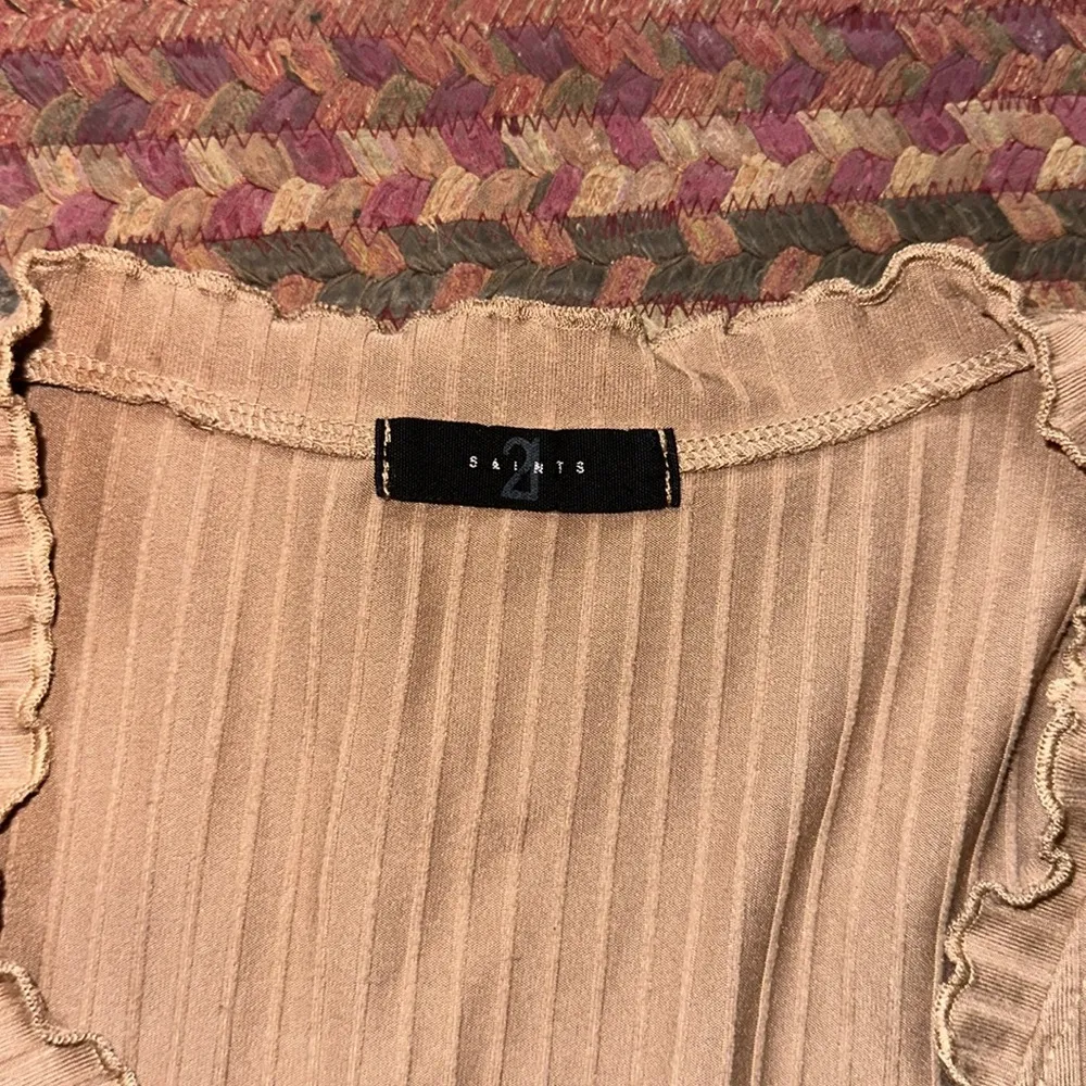 21 SAINTS BROWN RIBBED LETTUCE TRIM TIE FRONT CROP TOP Tan - Image 2