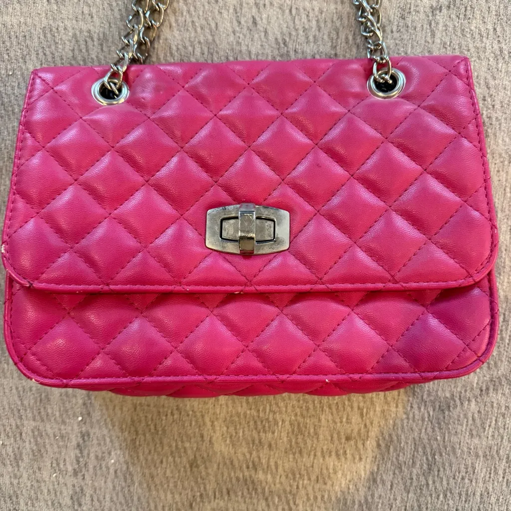 Express Quilted Leather Chain Strap Shoulder Bag Pink - Image 2