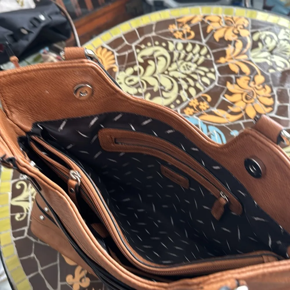 KENSIE Elegant Tan Woven Women's Bag - Image 6