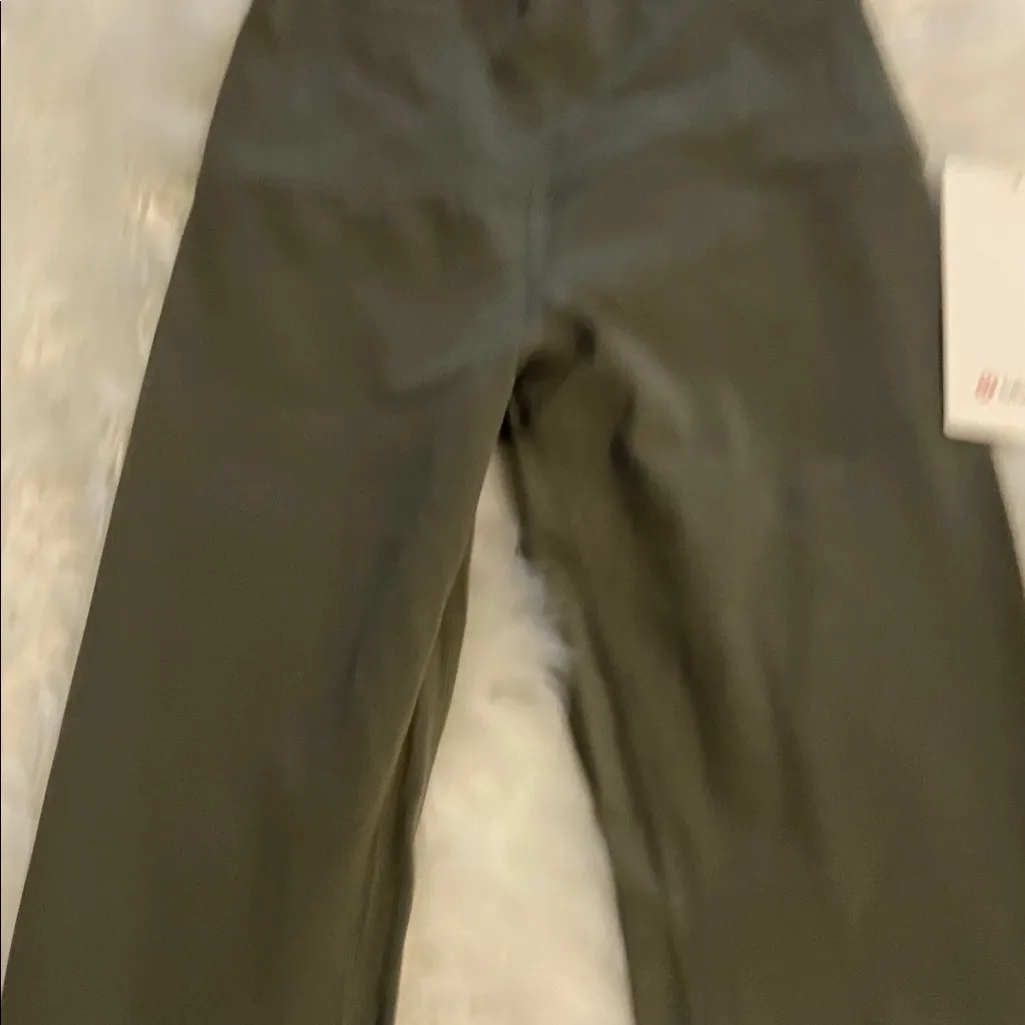 Lululemon Green Leggings Align Crop 23” brand new with tag - Image 10
