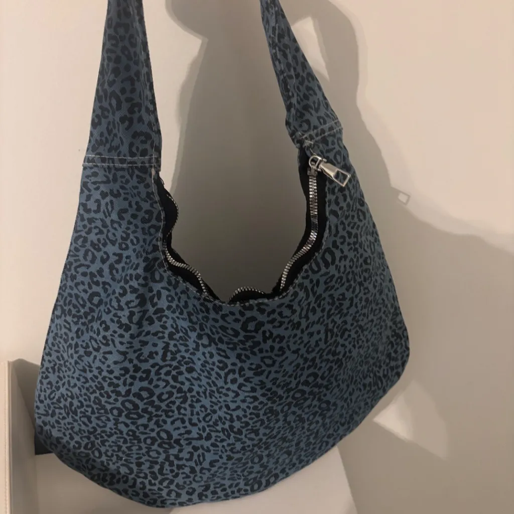 NWOT denim leopard print crescent bag Blue - Image 2