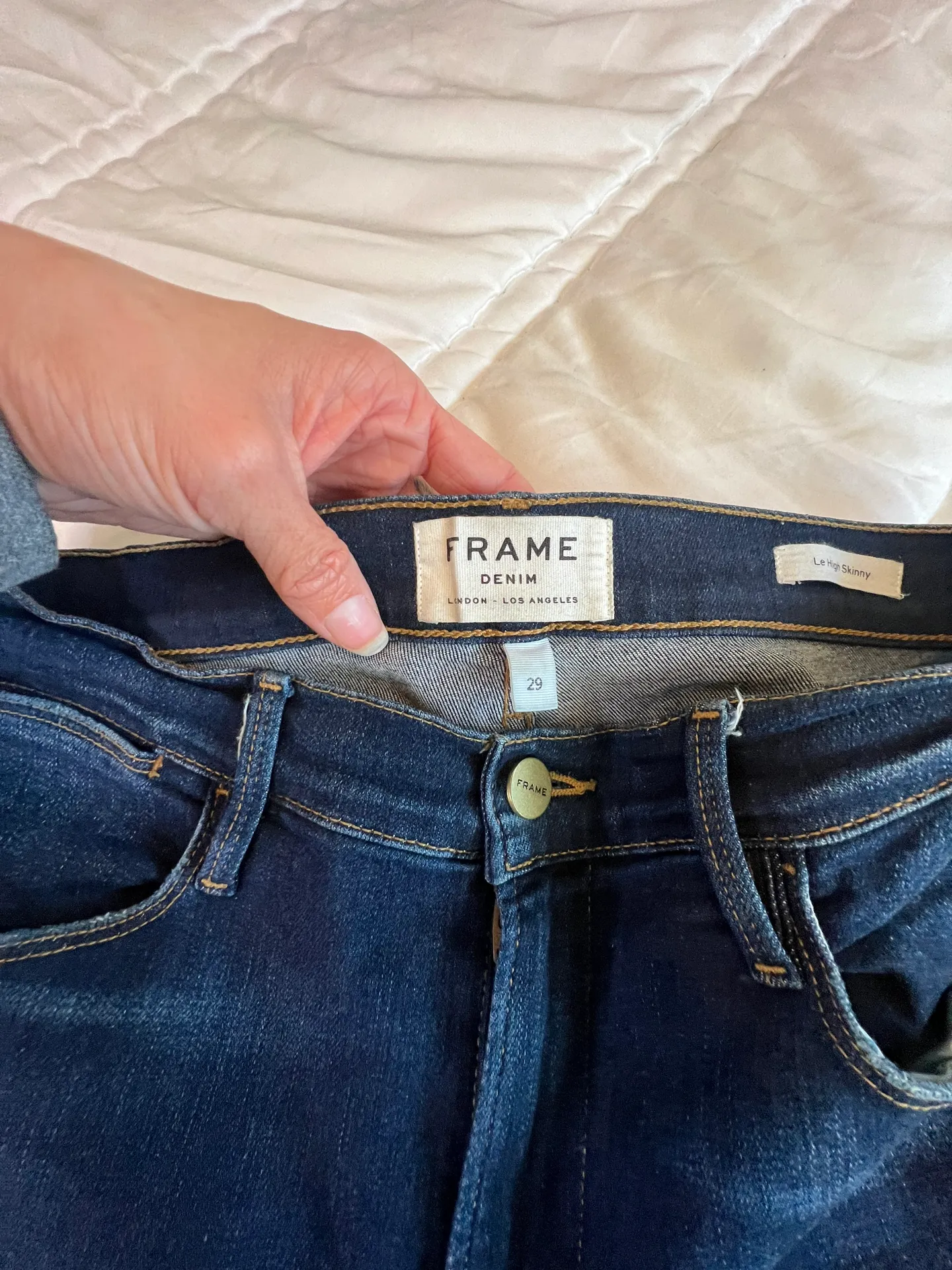 le high raw hem distressed dark wash skinny jeans 29 - Image 9