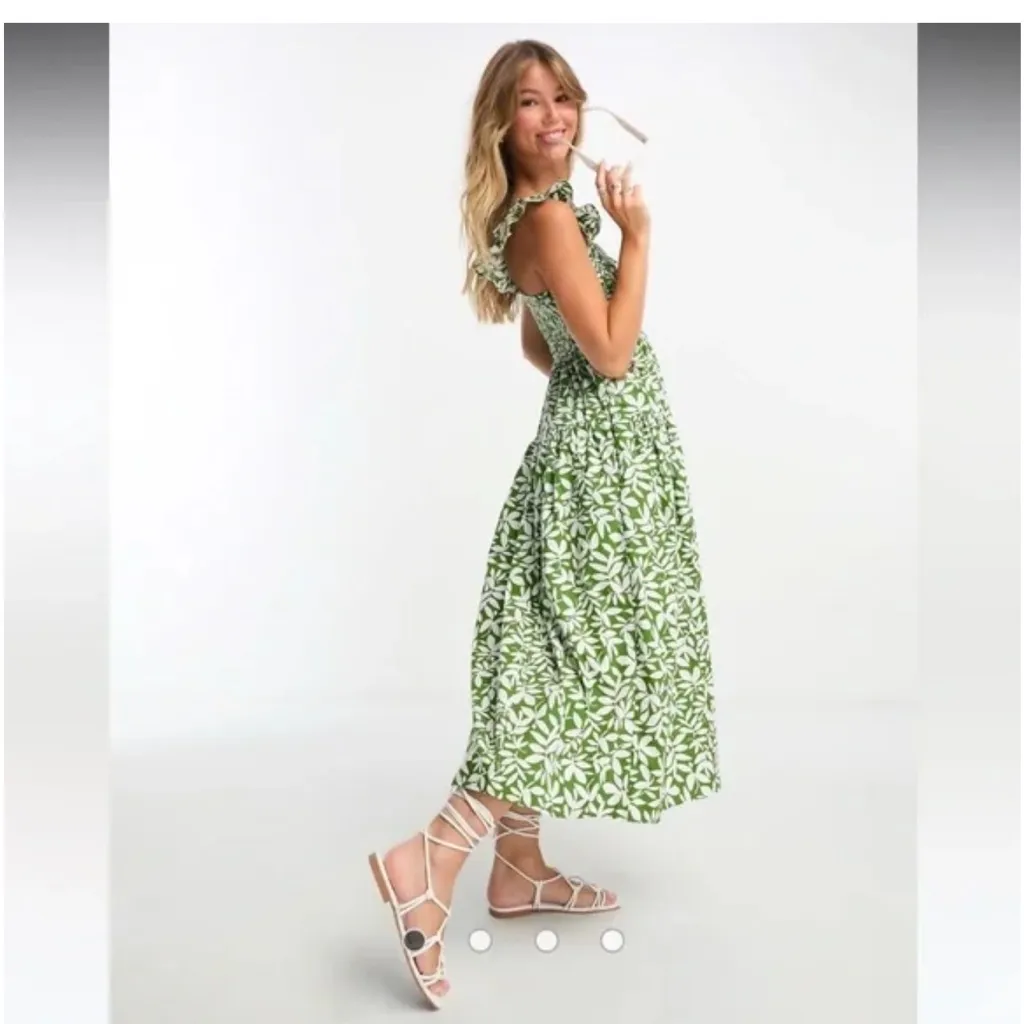 Abercrombie & Fitch Green and white floral ruffle strap smocked midi dress! - Image 13