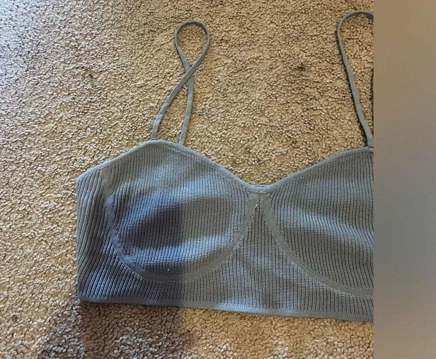 Zara large grey crop top - Image 2