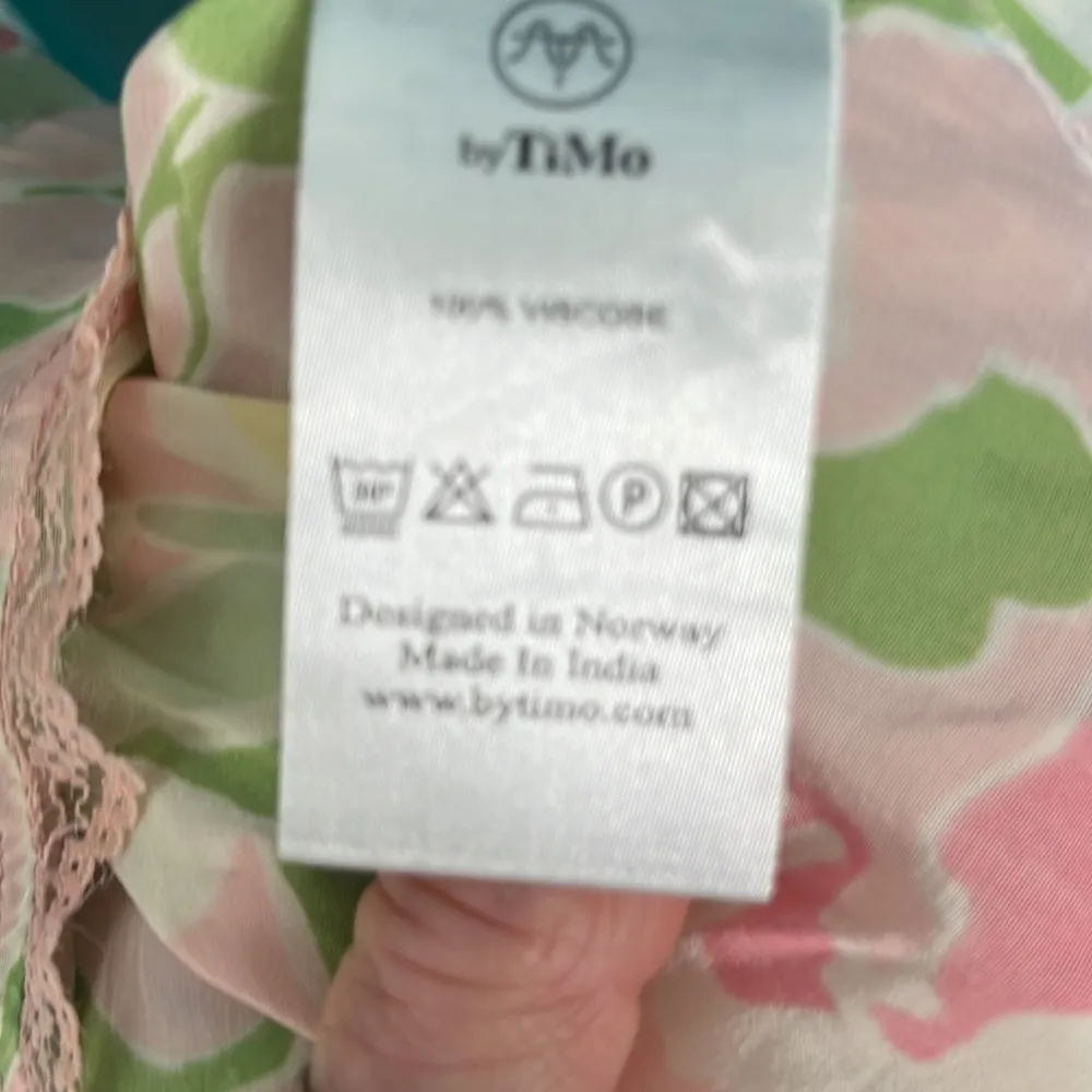 By Timo lace trimmed floral Cami. Size sm - Image 4