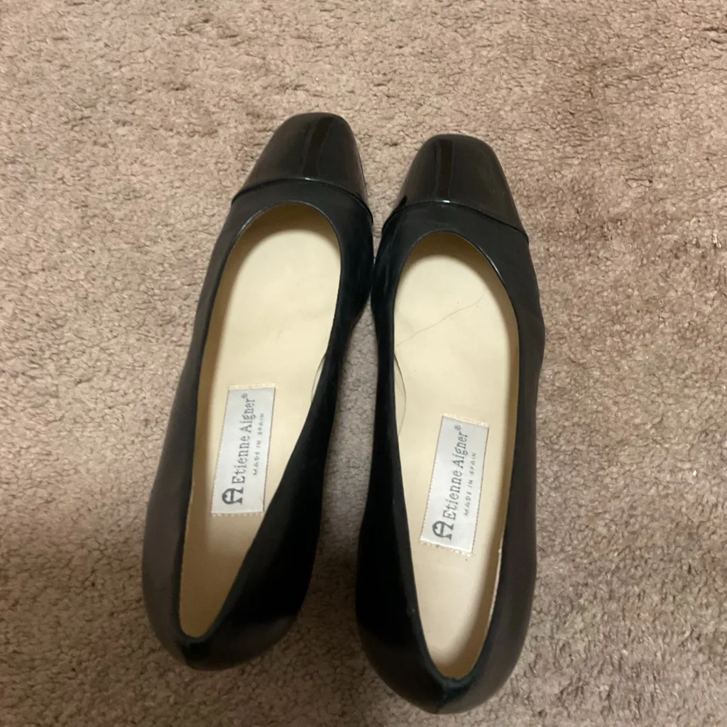 Etienne Aigner Black Leather/Patent Leather Strada Pump Size 9M - Image 2