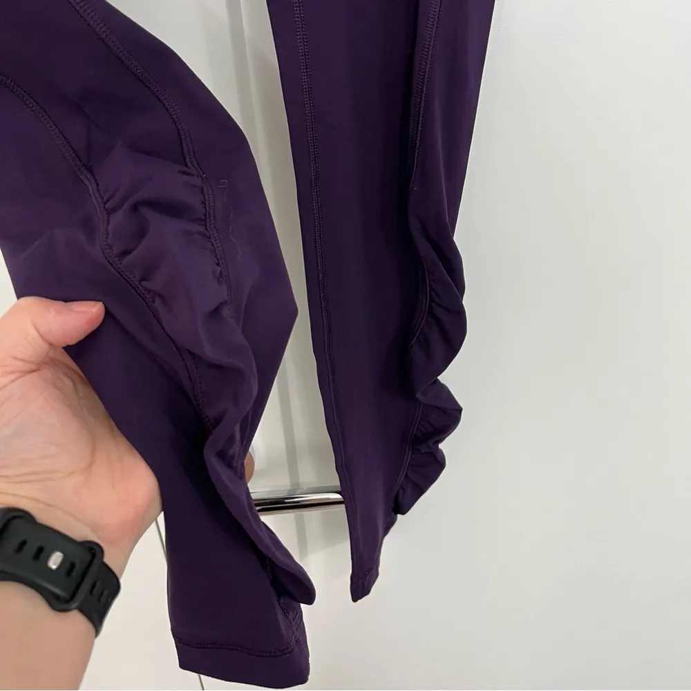 Lululemon Size 6 Purple Stripe Ruched Speed Tight III Leggings with Side Pockets - Image 6