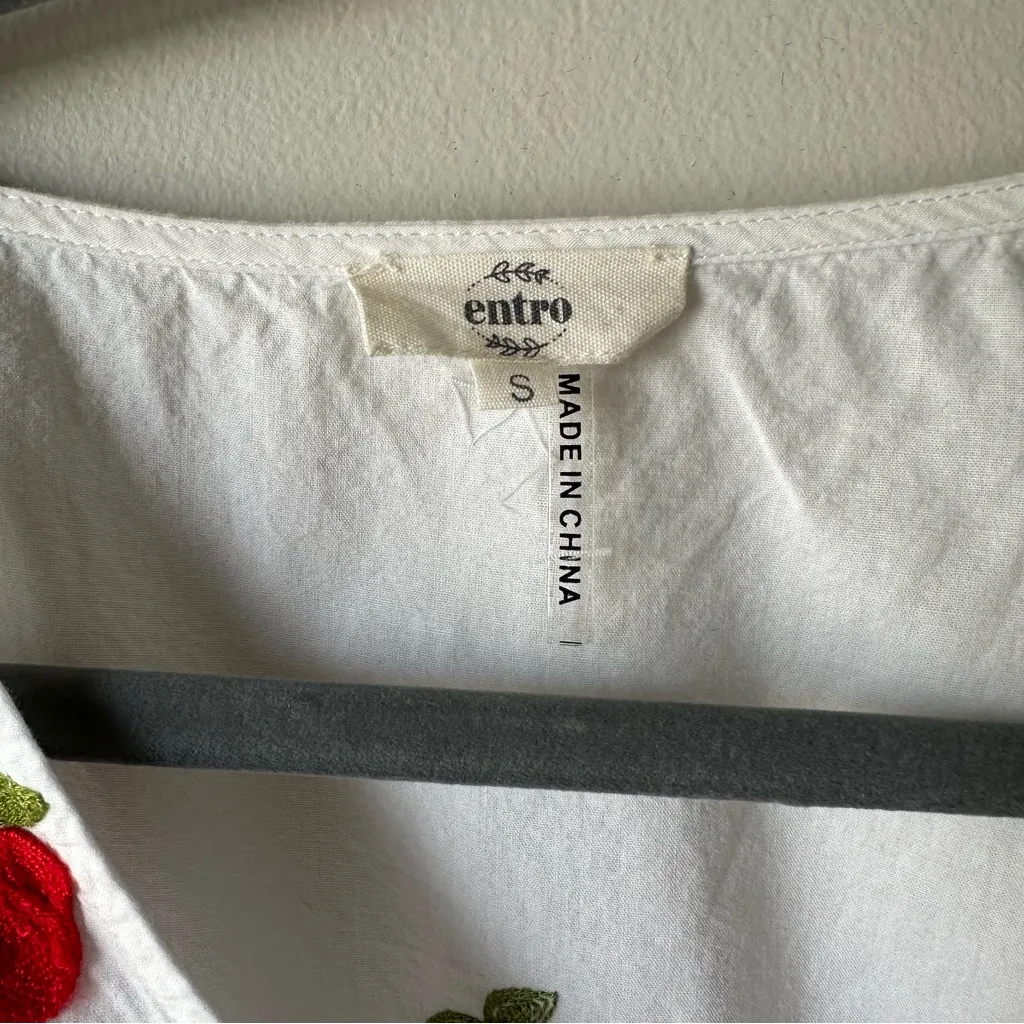 Entro Embroidered Cherry Cotton Wrap Toe Front Top Size S Summer Synched Sleeve - Image 4