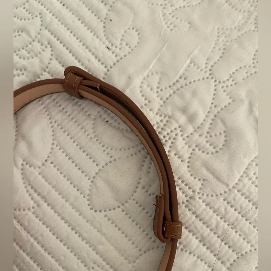 NWOT THIN BROWN GOLD BUCKLE BELT PU LEATHER - Image 6