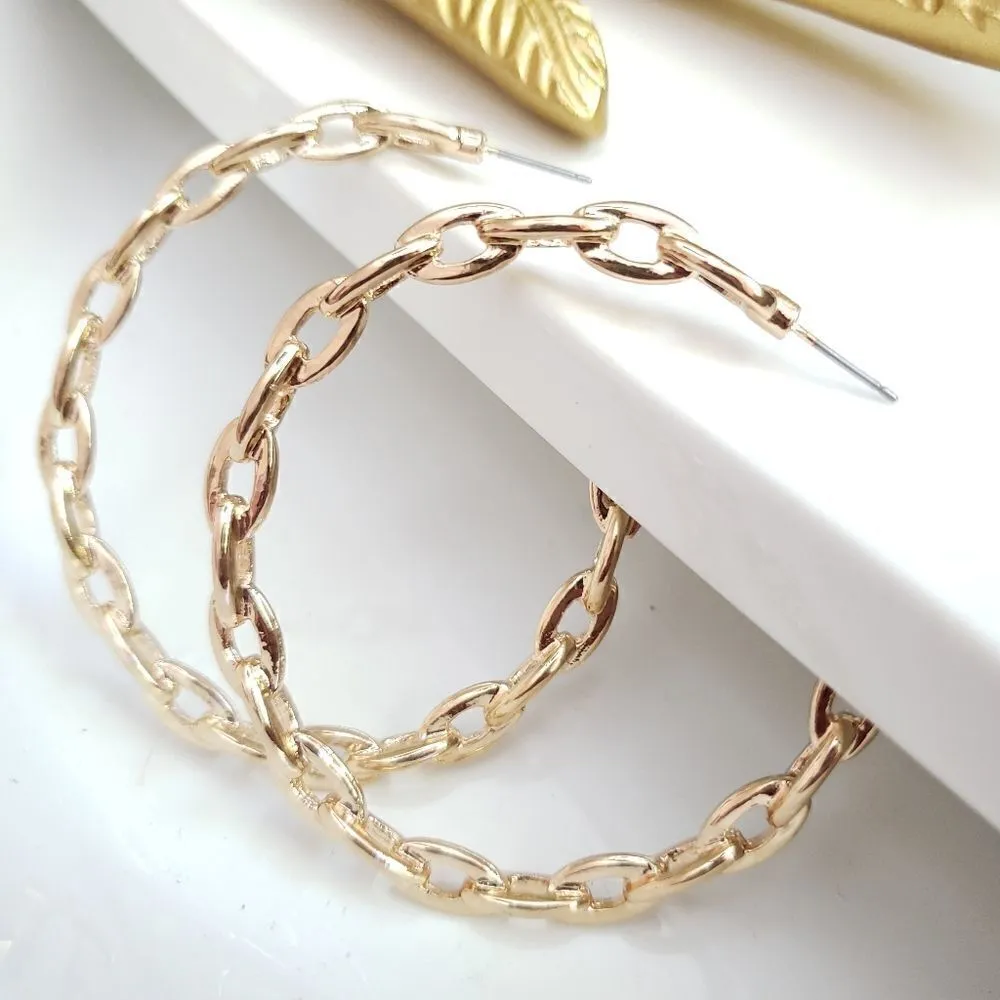 New! Delettas Golden Hoop Earrings - Image 11